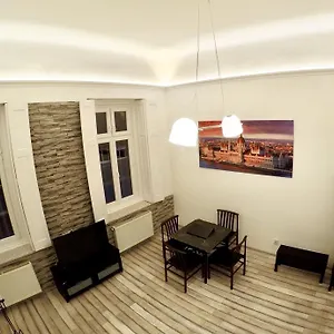 Homelike Luxury Flat On Gyulai Pal Budapest
